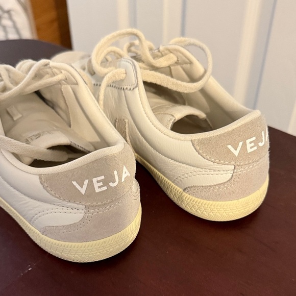 Veja Volley Sneakers - Picture 2 of 5